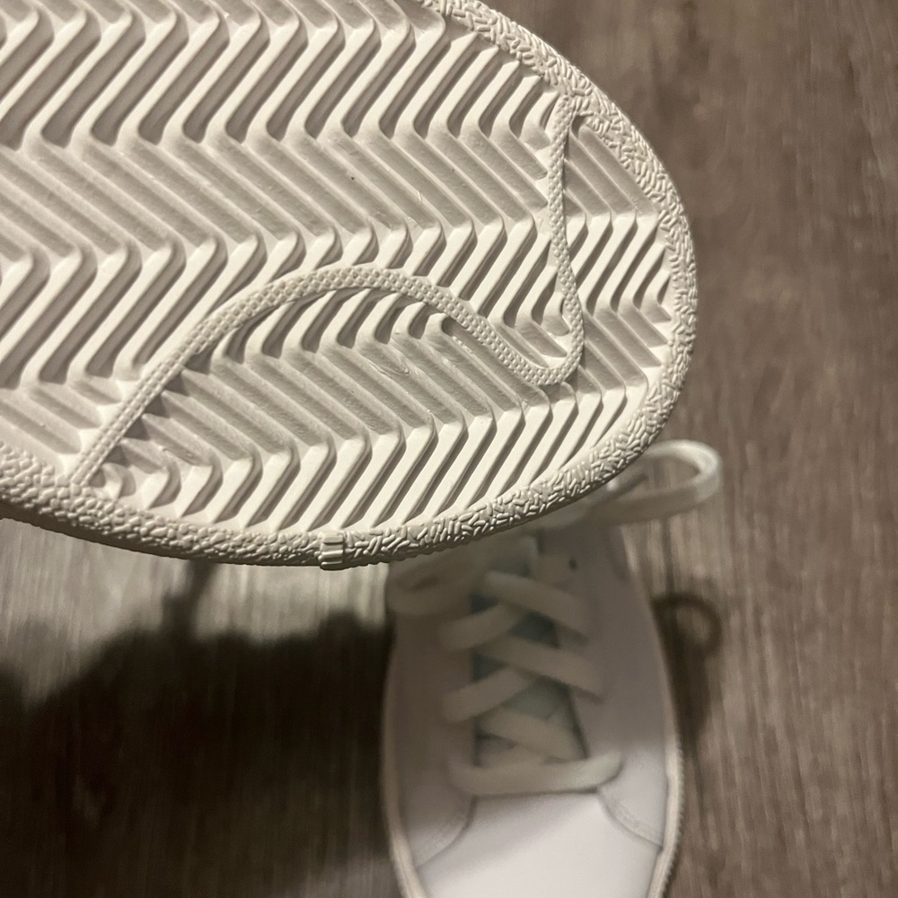 Nike Women's White Sneakers - Picture 6 of 9
